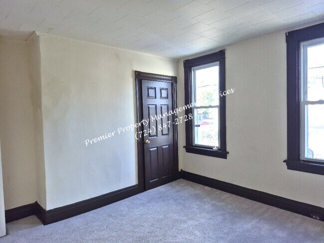 Building Photo - 1708 5th Ave