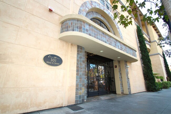 Building Photo - $1000 MOVE IN SPECIAL! Large, Updated 2 BD, 2 BA Condo w/ EV CHARGING