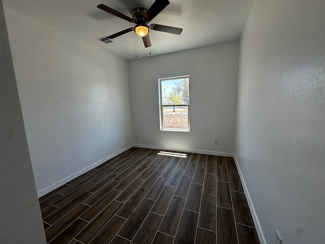 Building Photo - 612 Hesse Dr