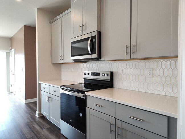 Building Photo - Beautiful 3 bedroom, 2.5 bathroom townhome in Belterra!