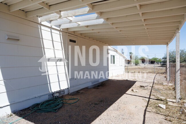 Building Photo - Two Bedroom Home in Casa Grande