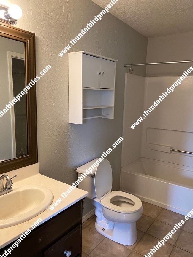 Building Photo - 6505 Sonrisa Pl NE