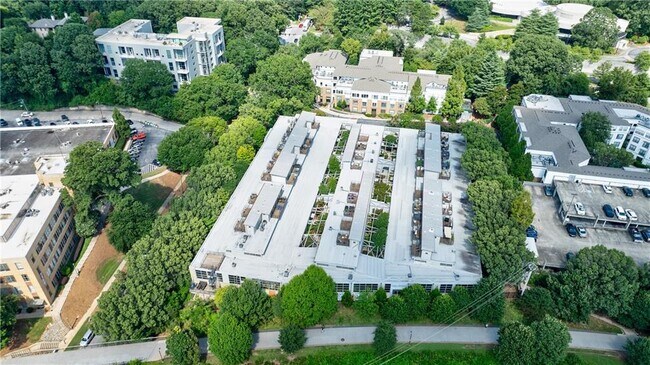 Building Photo - 400 Village Pkwy