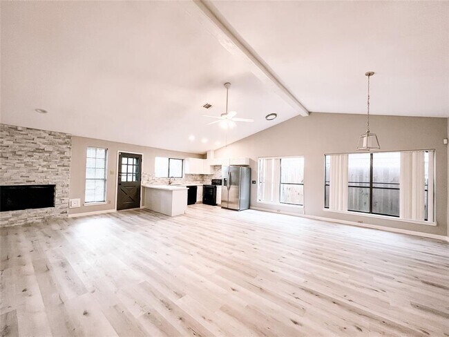 Building Photo - 3910 Ivy Green Dr