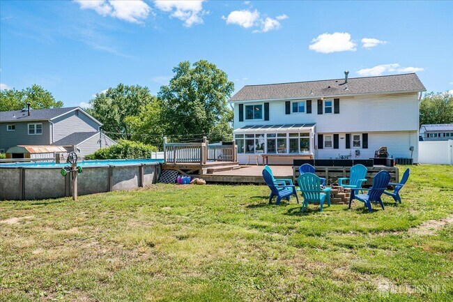 Building Photo - 25 Yorktowne Dr