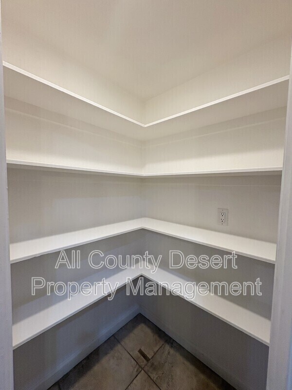 Building Photo - 43155 Portola Ave