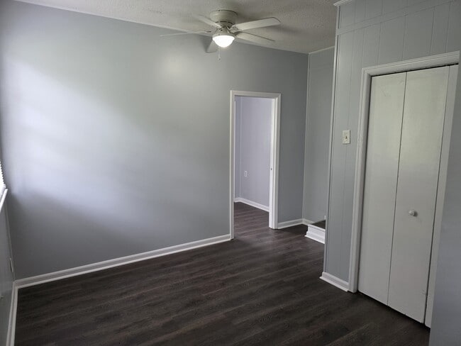 Building Photo - 3607 Inglewood Dr NW