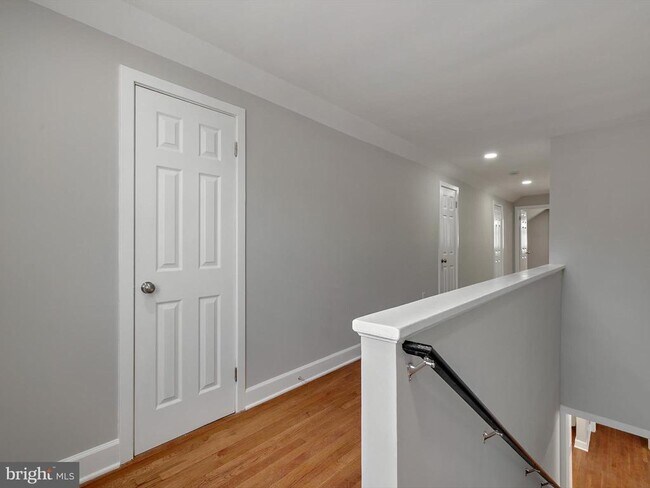Building Photo - 4502 Elmwood Rd