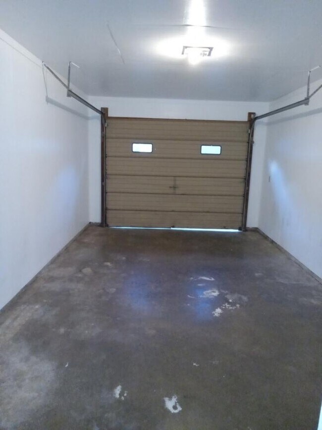 Building Photo - Pirate Cove Apartments D3-D4