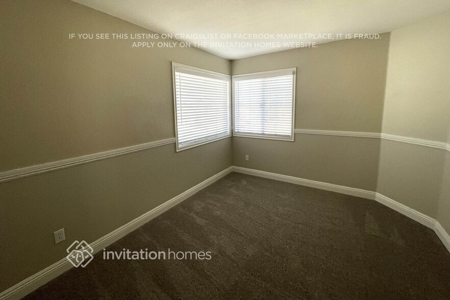 Building Photo - 3120 Crowne Dr