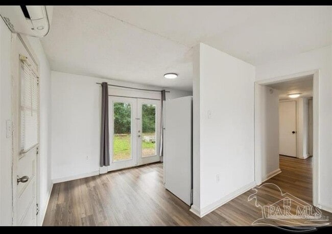 Building Photo - 5519 Mayfair Dr