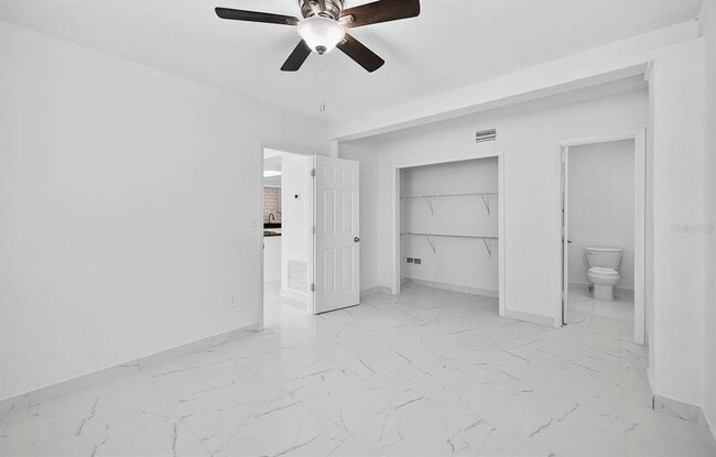 Building Photo - 5519 1/2 Gulfport Blvd S