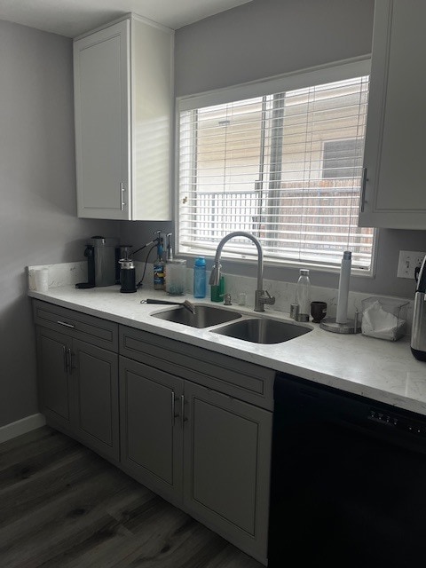 Building Photo - 933 N Cedar St