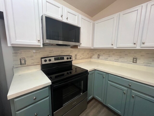 Building Photo - 4700 Pennoak Ln