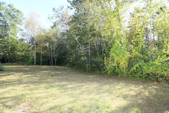 Building Photo - 28 Ivy Ln
