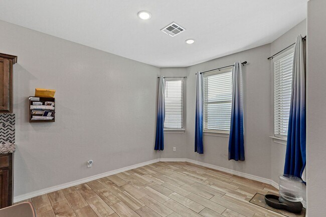 Building Photo - Coming Soon!