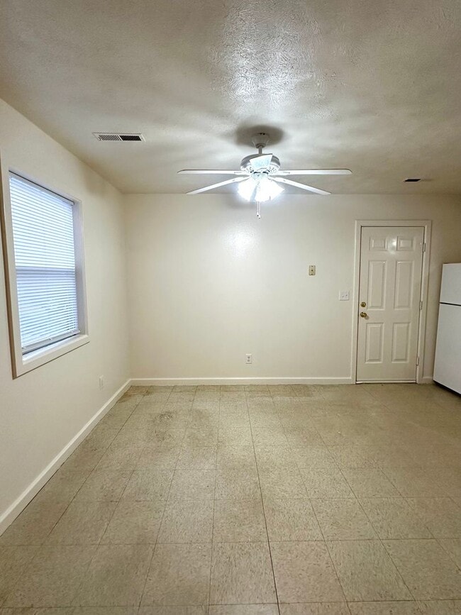 Building Photo - 3-Bedroom Home with Large Backyard & Carport