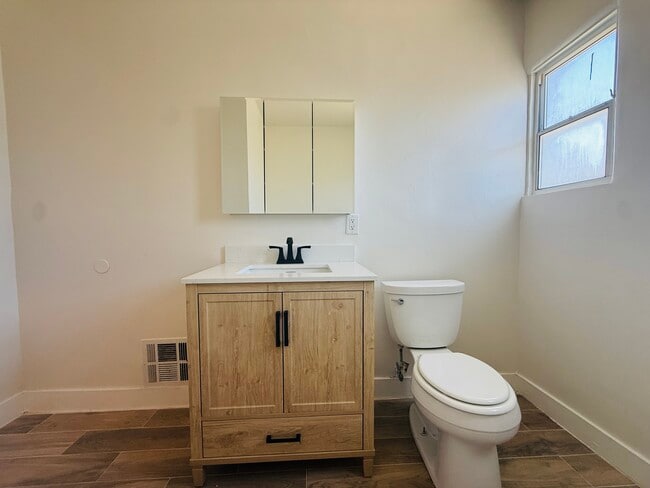 Building Photo - 818 Shenandoah St