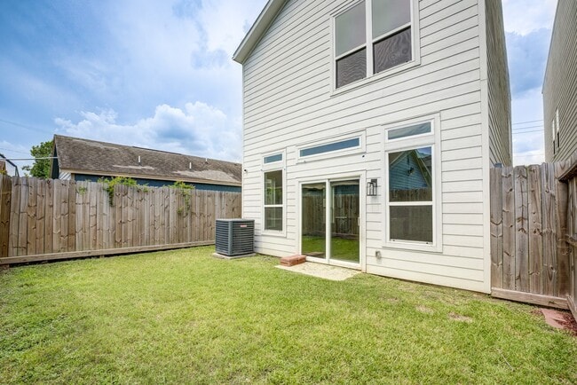 Building Photo - 7117 Tierwester St