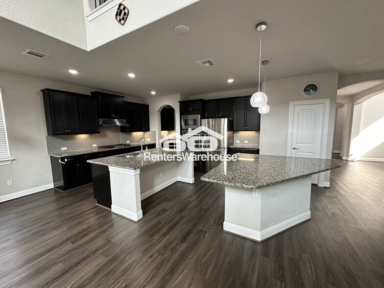 Building Photo - 4213 Valley Oaks Dr