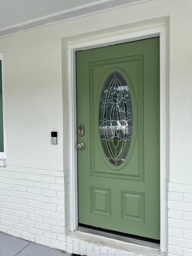 Building Photo - 1744 10th St SW