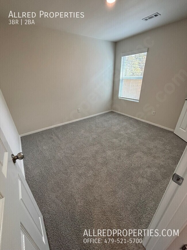 Building Photo - $500 Off 1ST Full Months Rent!! Brand New ...