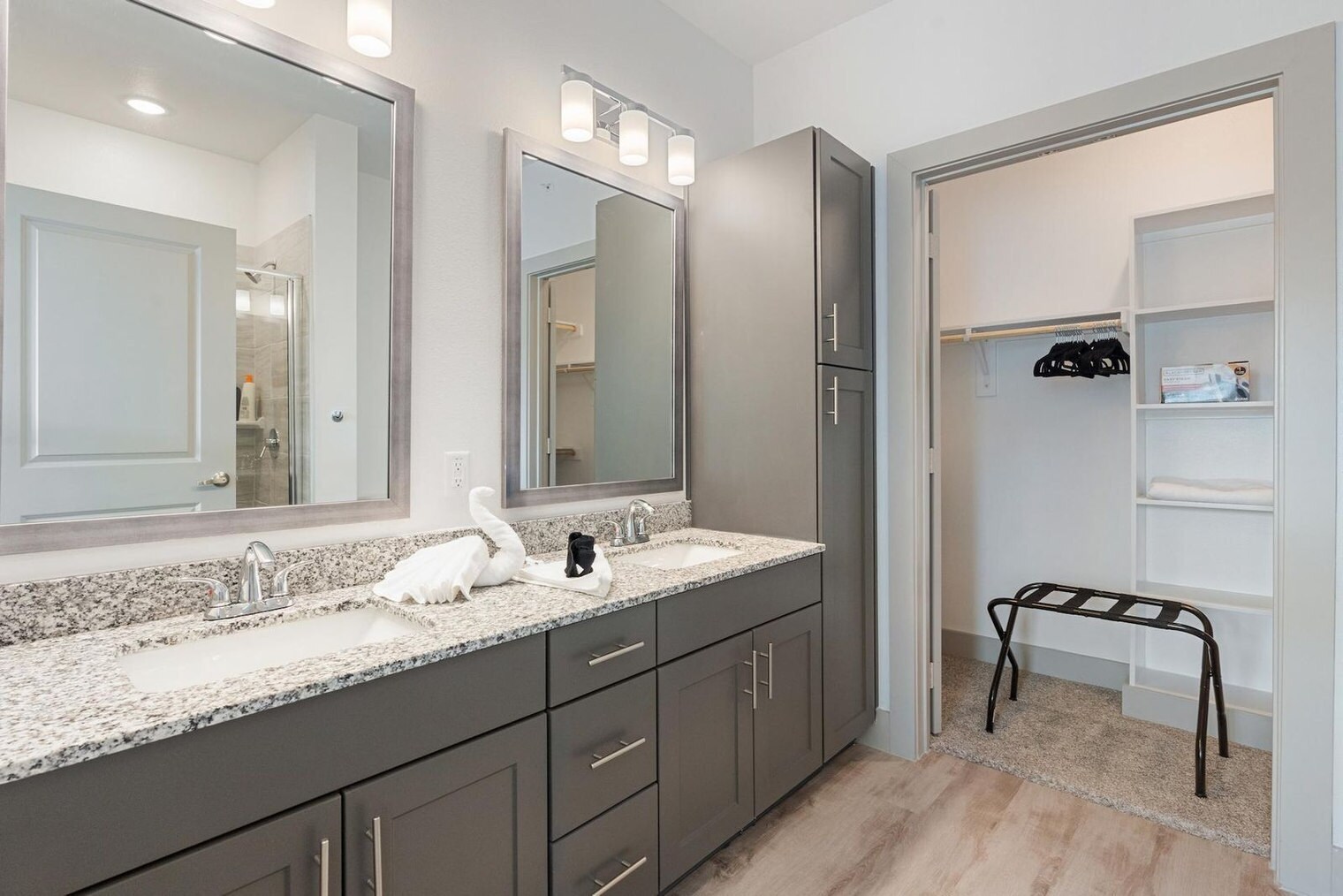 Building Photo - 12100 1/2 Ferrystone Glen Drive-SI ID1343261P