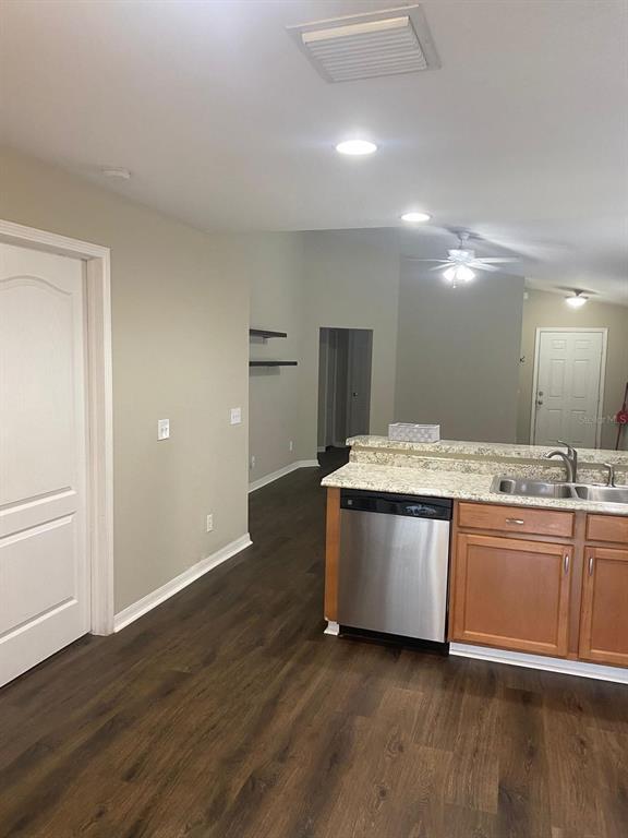 Building Photo - 8411 Deer Chase Dr