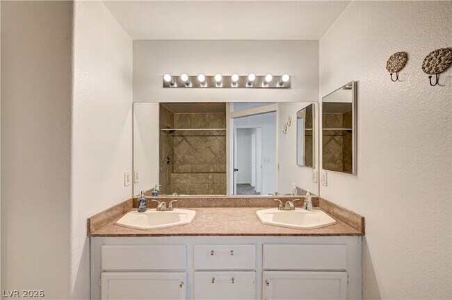 Building Photo - 4040 Castle Cove Dr
