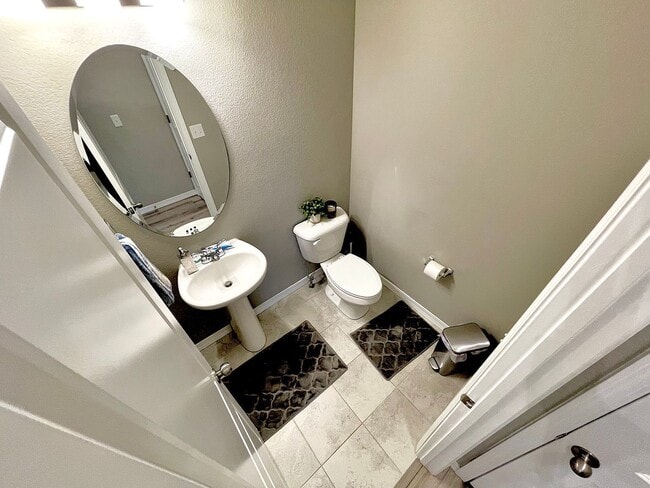 Building Photo - 7870 Bone Crk Pt