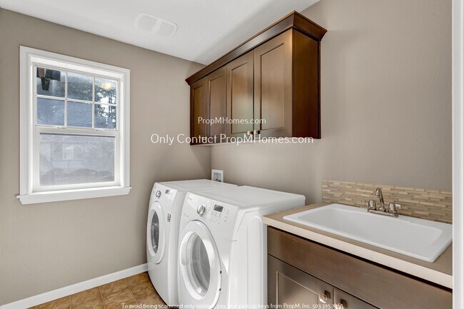 Building Photo - Discover Luxury Living with Exceptional Amenities at Arbor Oaks!