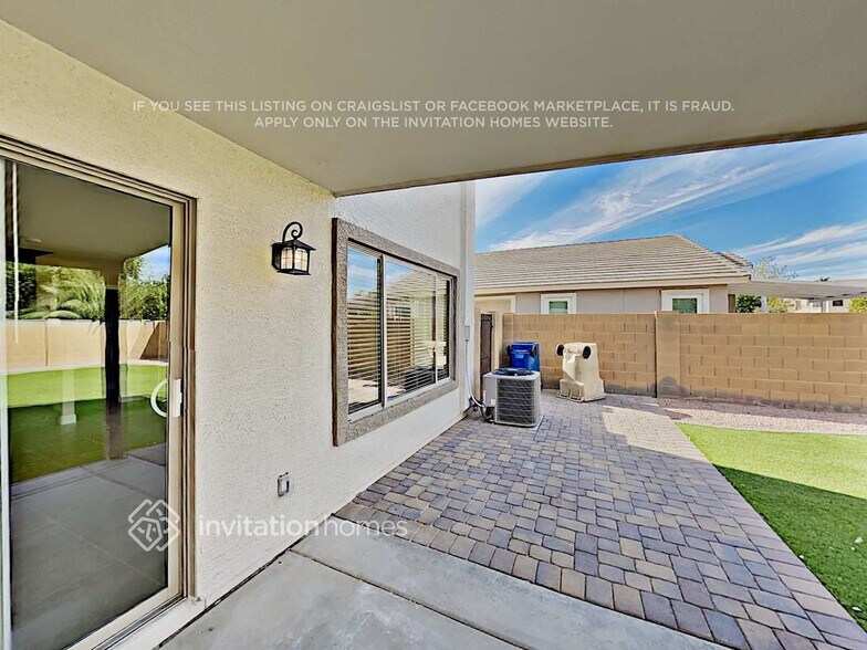 Building Photo - 2576 W Prospector Way