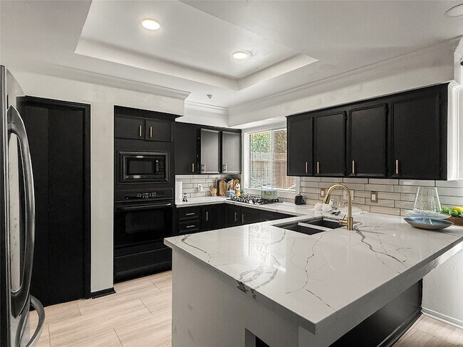 Building Photo - 2358 Binley Dr