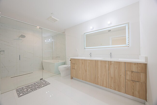 Building Photo - 117 Lake Ave