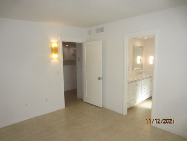 Building Photo - AMAZING 3 BED.  2 BA. ART DECO HOME WAS FULLY REMODELED IN 2021