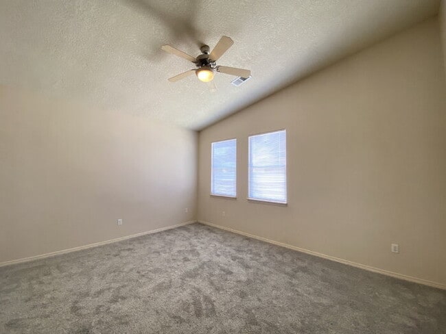 Building Photo - Spacious 3BR w/Office in the Cabezon Subdivion
