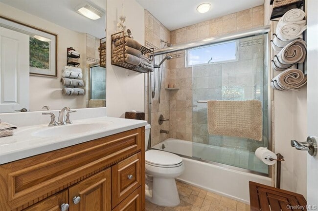 Building Photo - 15 Carter Rd