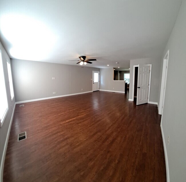 Building Photo - 2 BD/ 2 BA