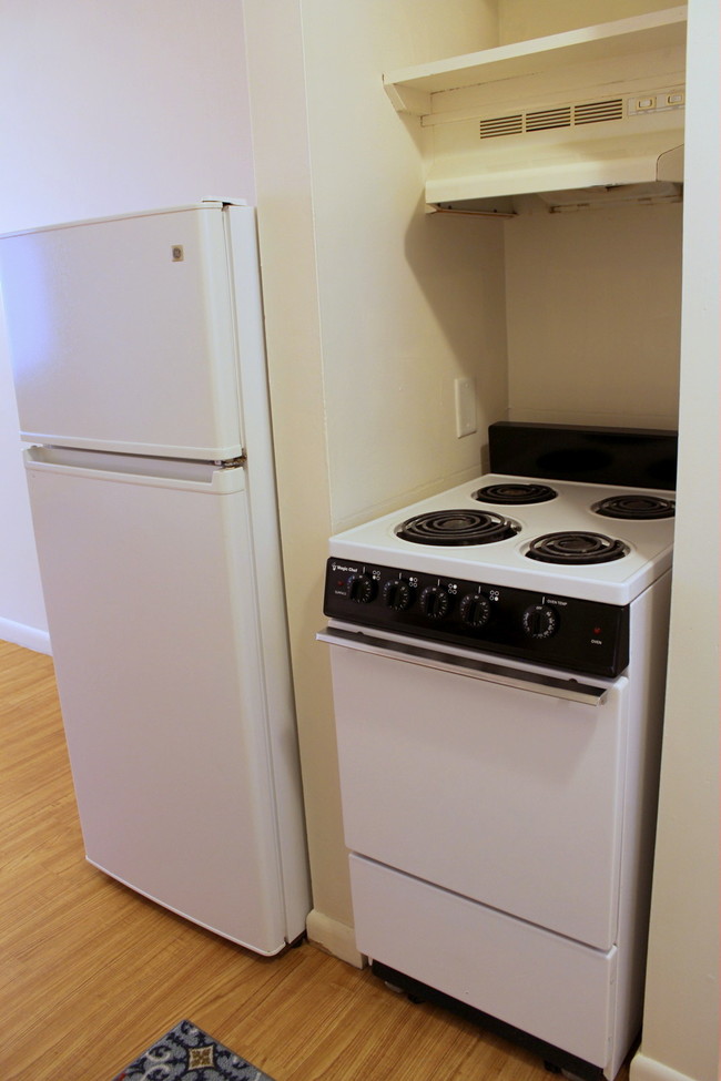One-Room Studio - College Inn Apartments