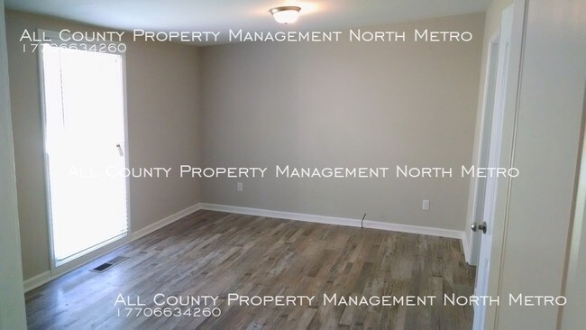 Building Photo - 4646 Pinecrest Dr