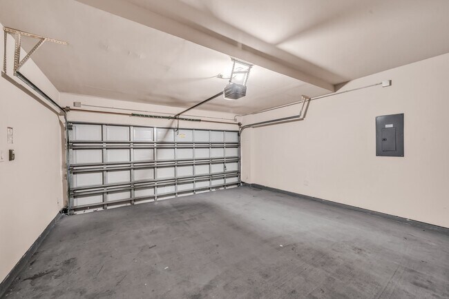 Building Photo - 1607 W Dallas St