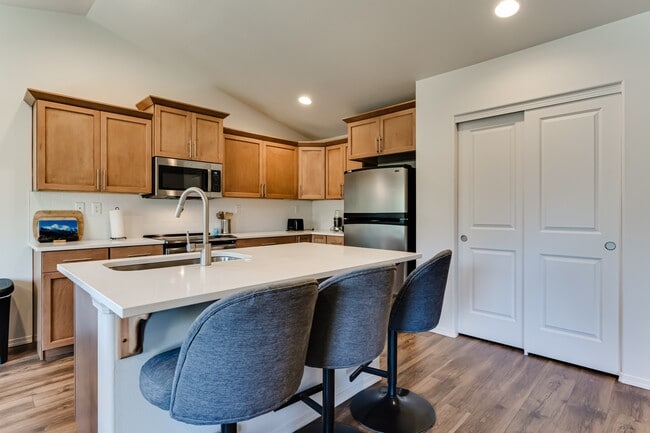 Building Photo - 1526 McKinley St