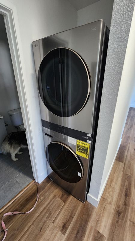 Building Photo - 988 El Camino Dr