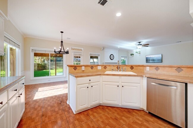 Building Photo - 1165 Mesa Blanca