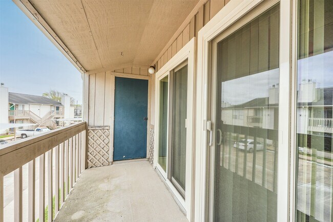 Building Photo - 3919 Fairmont Pkwy