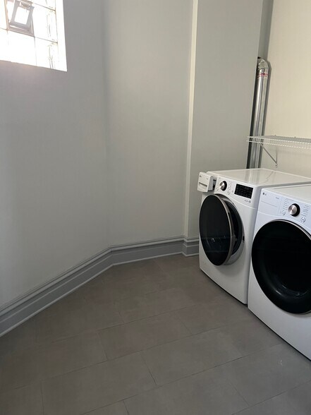 Washer and dryer (in unit) - 2057 W Chicago Ave