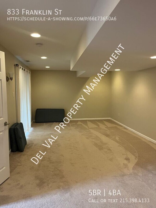 Building Photo - 833 Franklin St