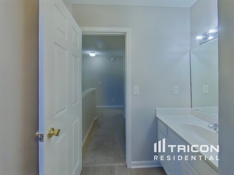 Building Photo - 925 Schofield Ln