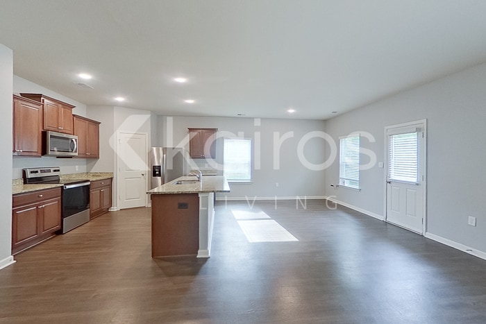 Building Photo - 1044 Pilgrim Ln