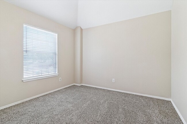 Building Photo - Spacious 3 Bedroom, 2 Bath on a Corner Lot